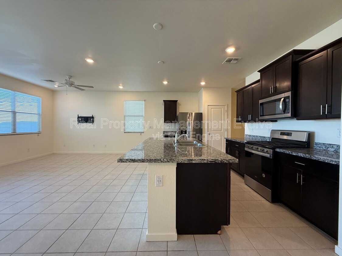 Photo - 12538 W Orangewood Ave