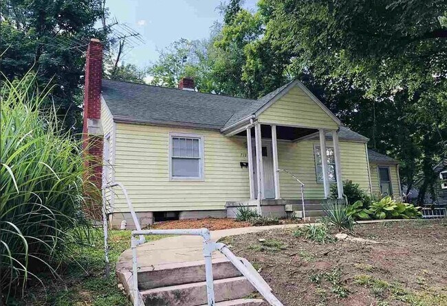 Building Photo - 719 N Washington St
