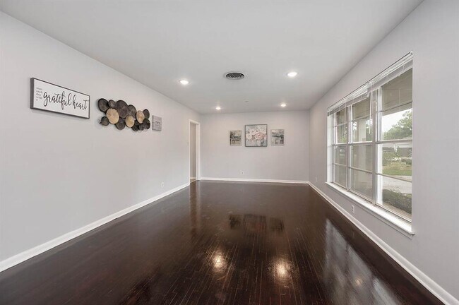 Building Photo - 3015 Peppermill Rd