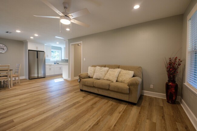 Foto del edificio - 1501 Sharon Rd