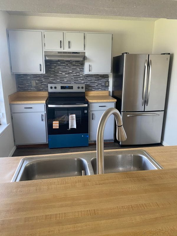 Building Photo - 412 Liska St