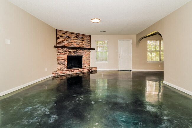 Foto del edificio - 204 Corkwood Dr