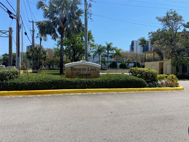 Foto del edificio - 20111 NE 27th Ct