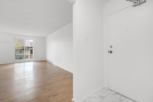 Building Photo - 146 Rue de Lausanne