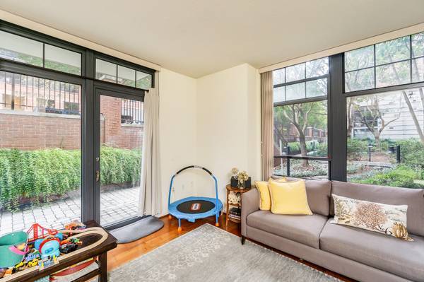 Foto del edificio - 1021 N Garfield St