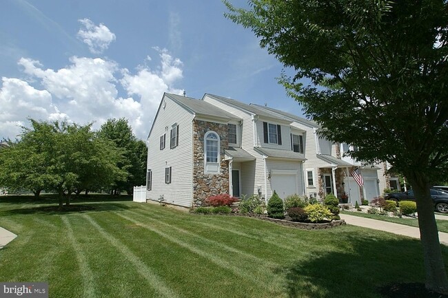 Building Photo - 33 Farmington Ct