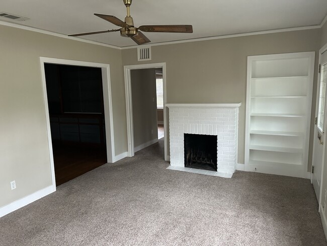 Building Photo - 1701 E Bobe St