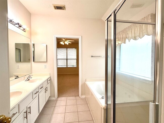 Foto del edificio - 5610 Gaffney Ln