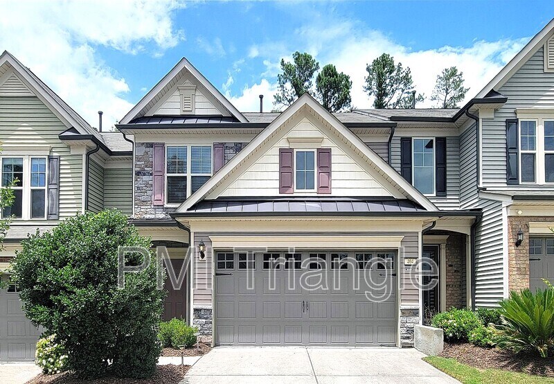 Primary Photo - 404 Chanson Dr