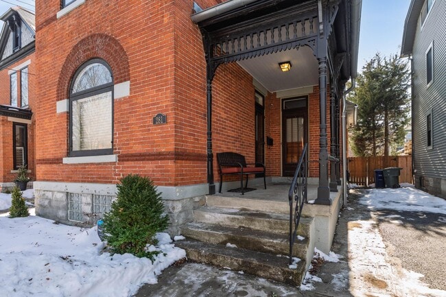 Building Photo - 281 Reinhard Ave