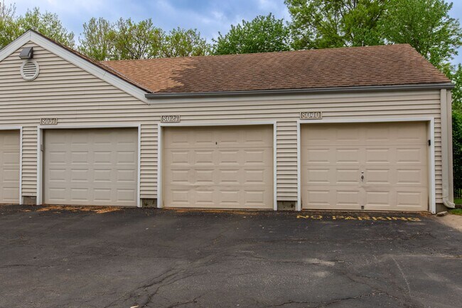Building Photo - Charming town home in Park Hill School Dis...