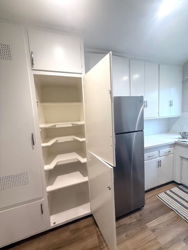 Building Photo - Milan Apartments