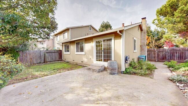 Building Photo - 628 Draco Dr