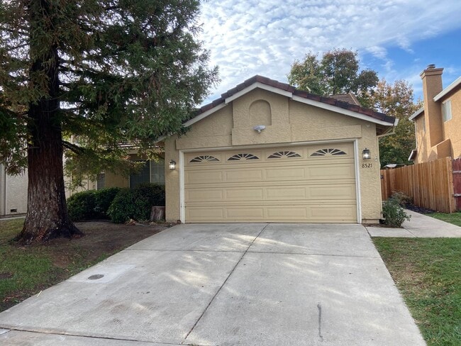 Foto del edificio - Antelope Highlands 3 Bdrm, 2 Bath!