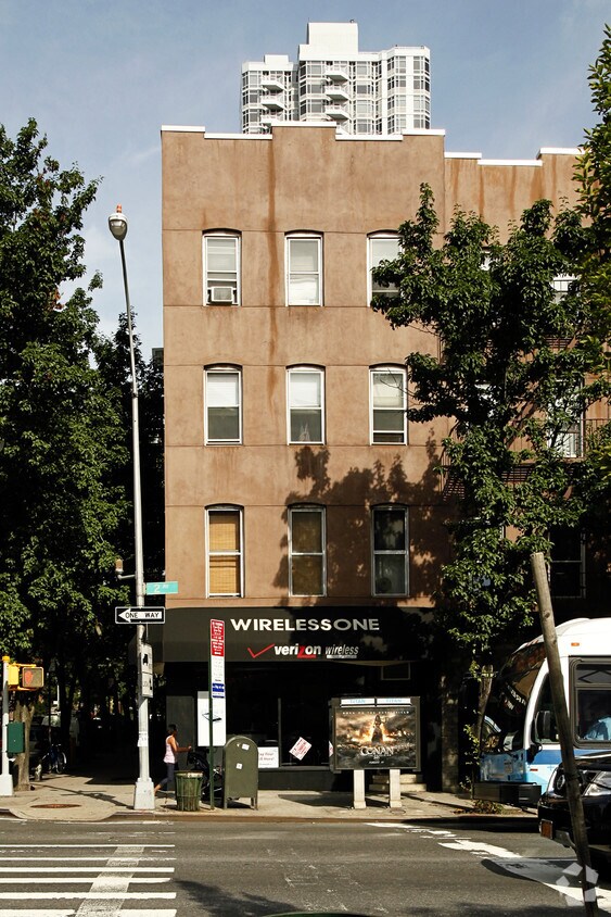 Building Photo - 563-565 Second Ave