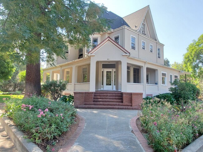 Building Photo - 99 S 14th St