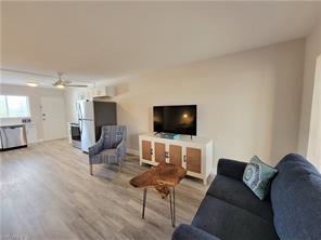 Foto del edificio - 377 Vanderbilt Beach Rd