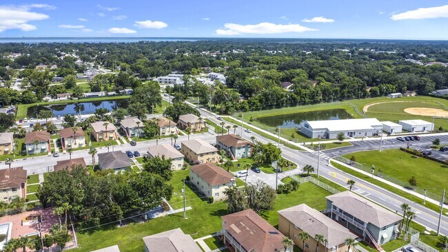 Photo - 694 Michigan Ct Townhome