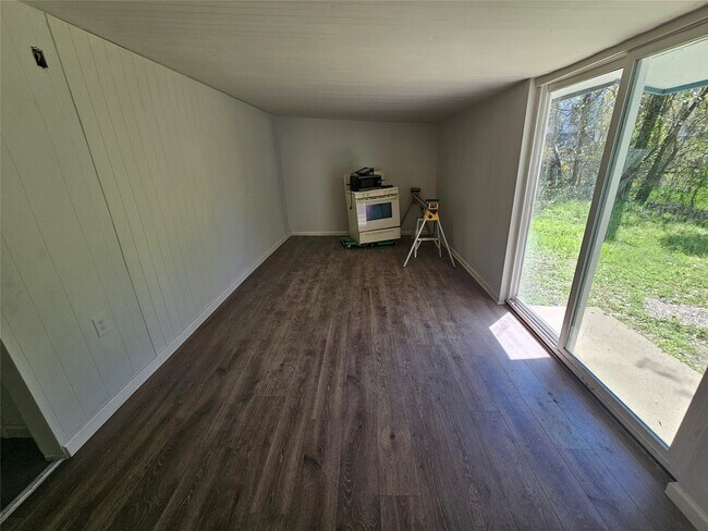 Building Photo - 6018 Beekman Rd