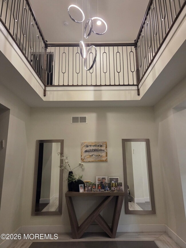 Foto del edificio - 475 Monmouth Pl