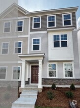 Building Photo - 4007 Silver Oak Ln