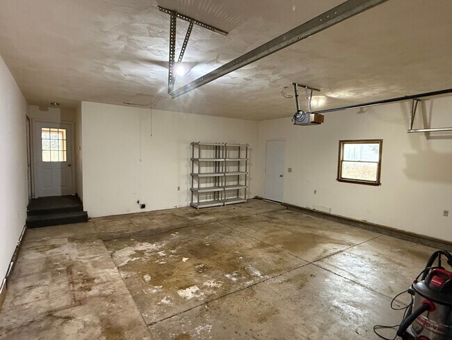 Foto del edificio - 8821 Sams Dr