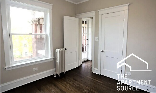 Foto del edificio - 1437 W Carmen Ave