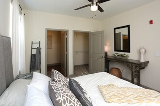 Gorgeous primary bedroom - Watercourse