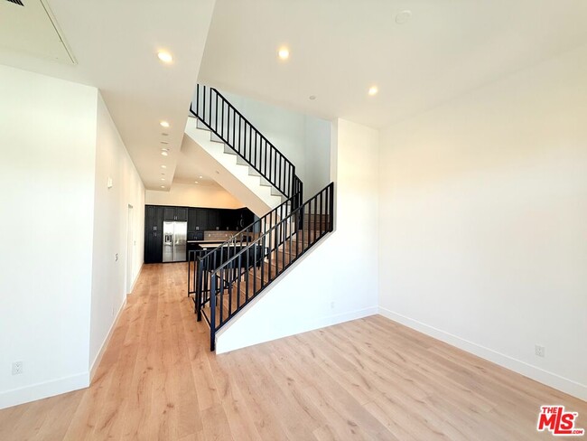 Building Photo - 3414 London St