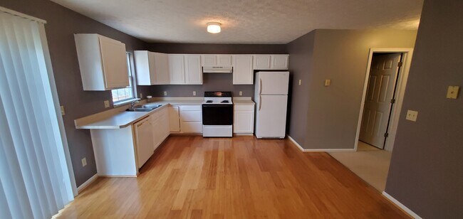 Building Photo - 3136 Brumbaugh St NW