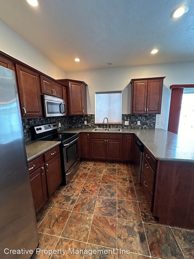 Foto del edificio - 3 br, 2.5 bath House - 1524 35th Ave SE