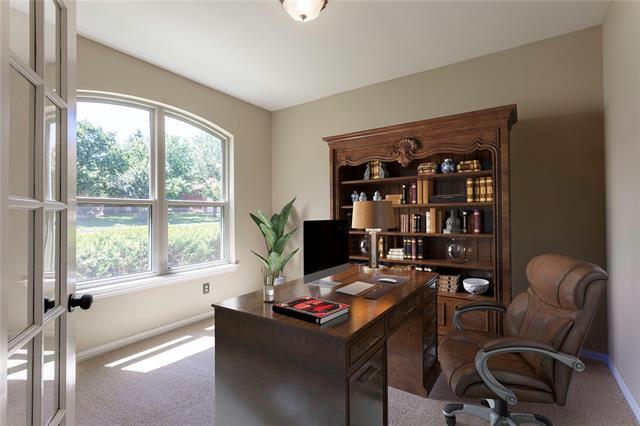 Building Photo - 3825 Miramar Dr