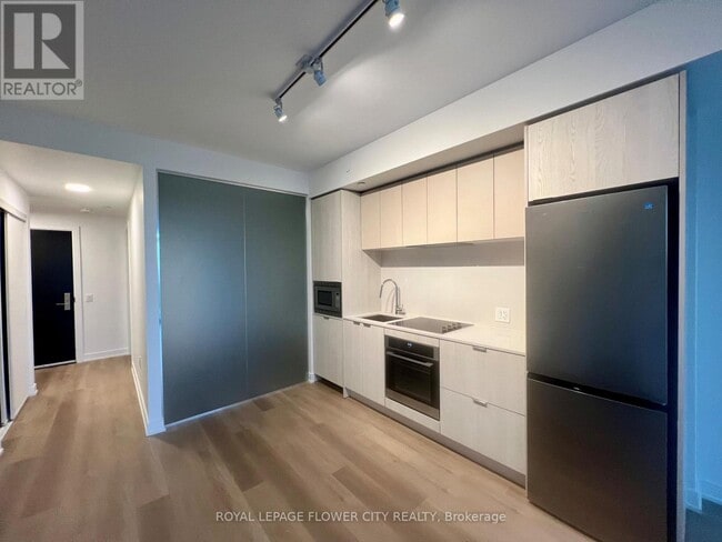 Building Photo - 3009 Novar Rd