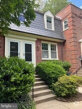 Building Photo - 1415 S Barton St