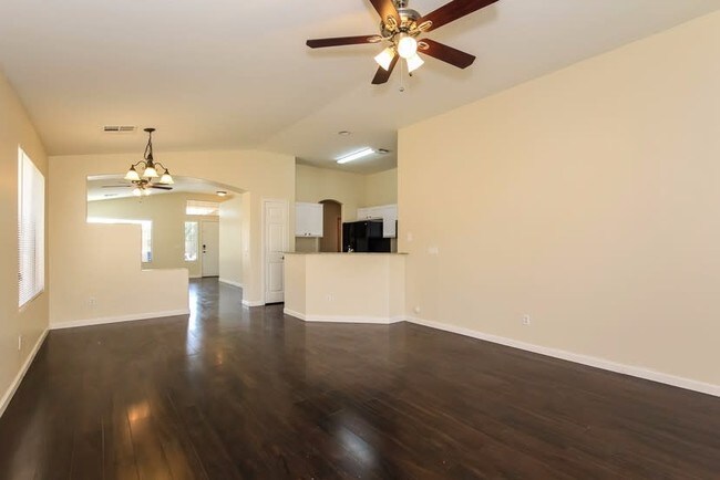Building Photo - 1092 W Fruit Tree Ln