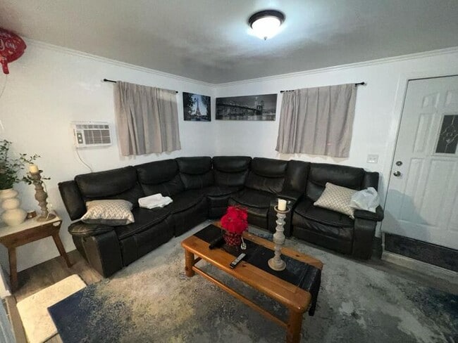 Photo - 10945 Campbell Ave House