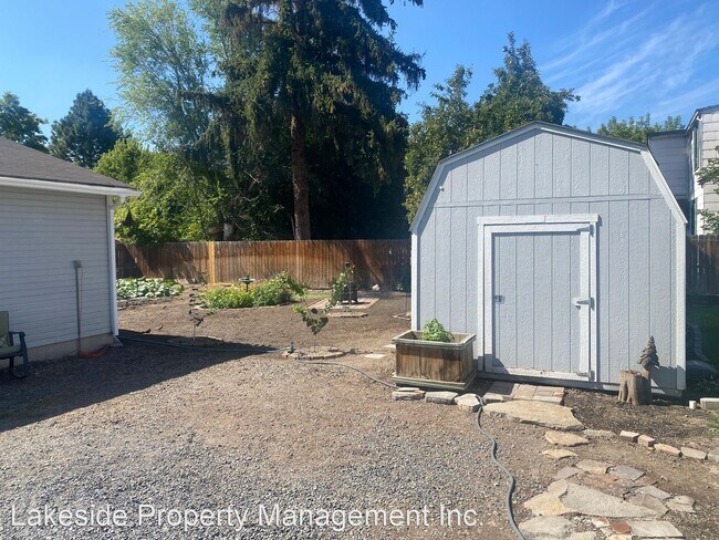 Foto del edificio - 3 br, 1 bath House - 3428 Shasta Way