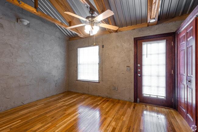 1 Bedroom 1 Bath Bedroom - Bear Flats