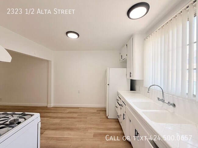 Foto del edificio - 2323 1/2 Alta Street-