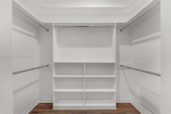 Foto del edificio - 1856 NE 3rd Ct