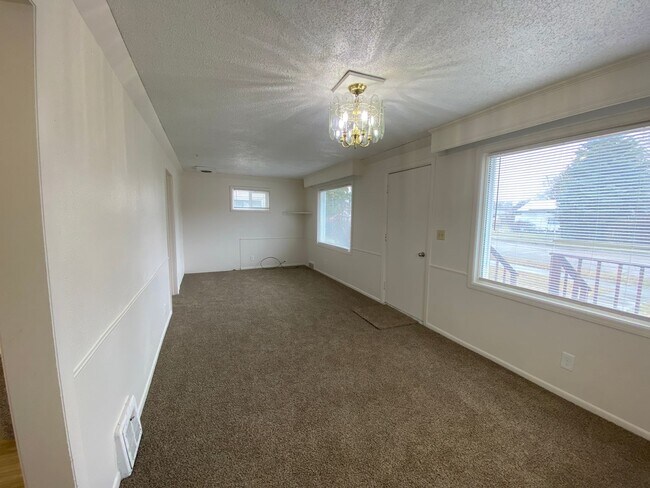 Foto del edificio - Main floor apartment