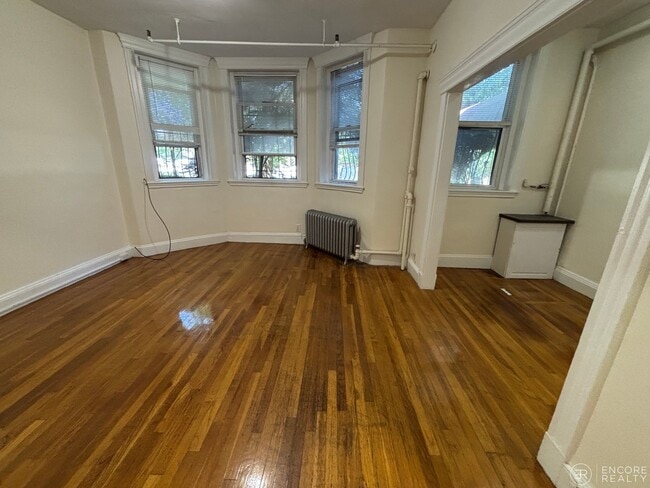 Building Photo - 364 Riverway