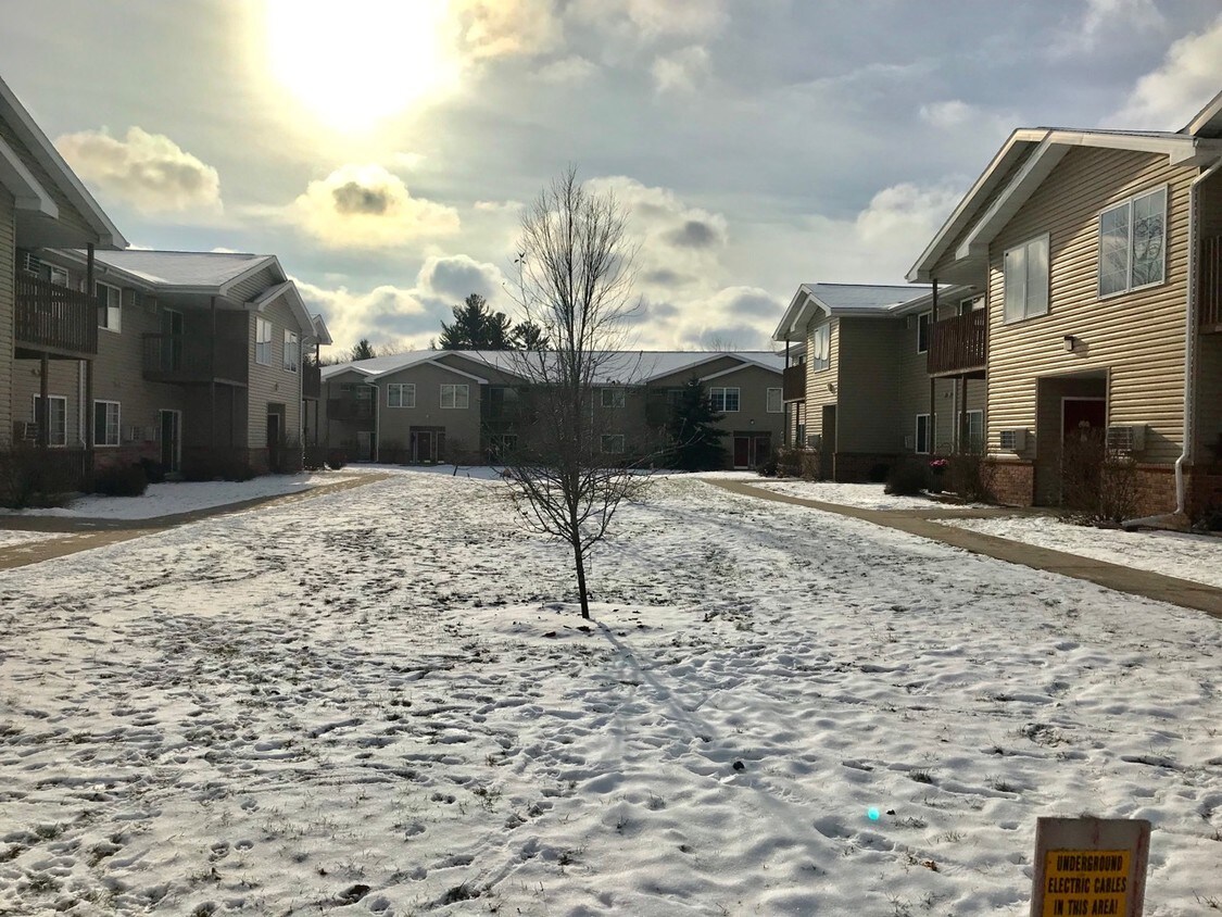 PELICAN RIVER ESTATES Apartments in Rhinelander, WI