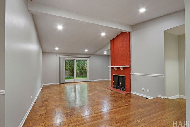 Foto del edificio - 1540 N Pepper Tree Dr