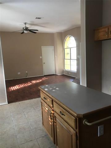 Foto del edificio - 8801 Creekside Dr