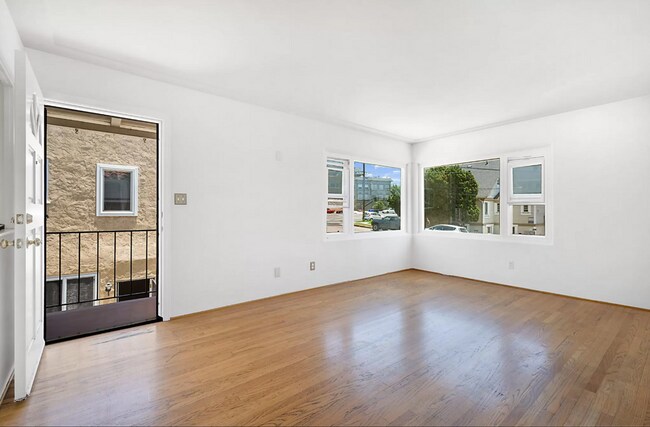Building Photo - 512-514 W Juniper Street