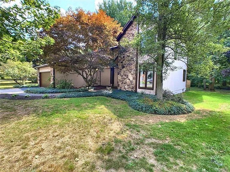 Primary Photo - 251 Randwood Dr