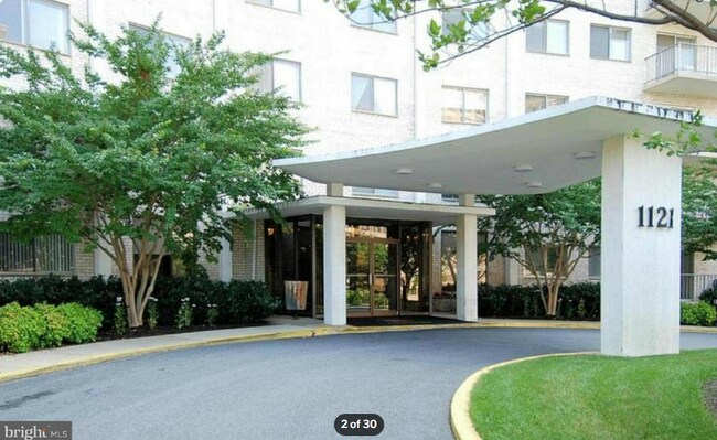 Building Photo - 1121 University Blvd W