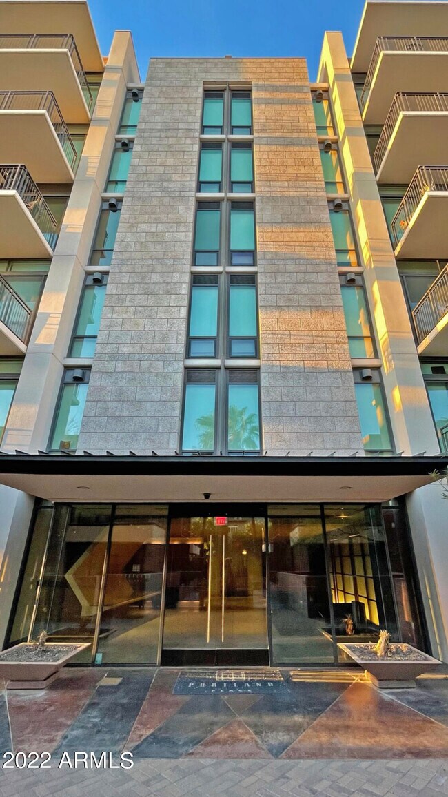 Building Photo - 208 W Portland St