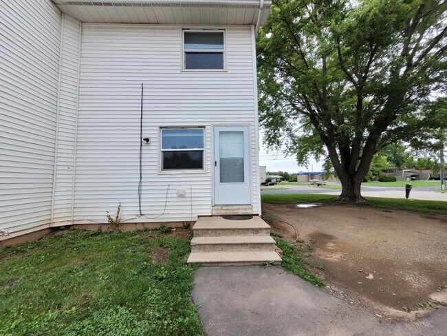 Building Photo - 1109 London St